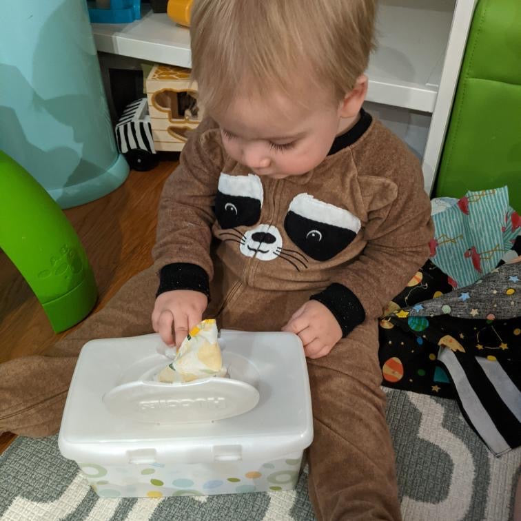 BEE Creative: Reusing Baby Wipes Containers
